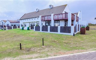 906 m² Farm in St Francis Bay
