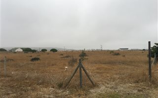 2 ha Land available in Long Acres