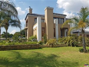 4 Bed House in Aqua Vista