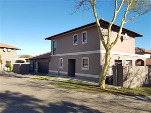 3 Bed Cluster in Maroeladal