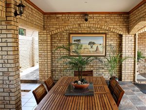 4 Bed House in Hillcrest