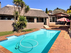 4 Bed House in Helderkruin