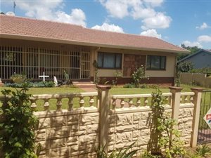 3 Bed House in Cleland