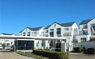 3 Bedroom Apartment in Strand North