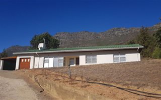 4 Bedroom House in Riebeek West