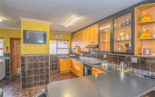 3 Bedroom House in Kunene Park