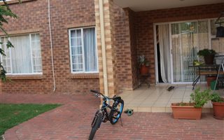 2 Bedroom Townhouse in Glen Lauriston