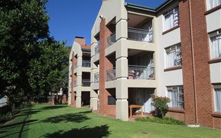 2 Bedroom Apartment in Ravenswood