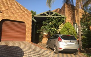 3 Bedroom House in Rietvalleipark