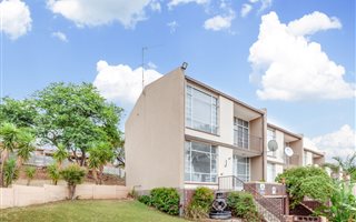 2 Bedroom Townhouse in Florida Hills