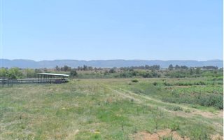 13.3 ha Farm in Hekpoort