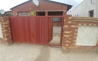 2 Bedroom House in Ivory Park