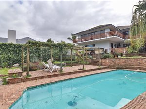 7 Bed House in Die Wingerd