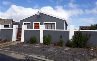 2 Bedroom House in Mitchells Plain