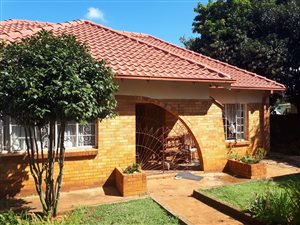 3 Bed House in Rhodesfield