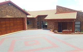 3 Bedroom House in Noordheuwel