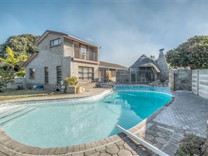 3 Bed House in Broadwood