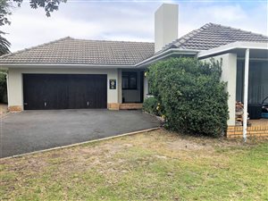 3 Bedroom House in Bergvliet