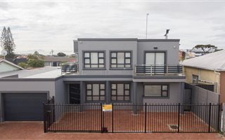 4 Bedroom House in Lansdowne