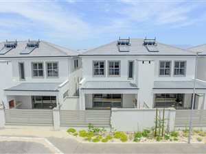 3 Bedroom House in Parklands North