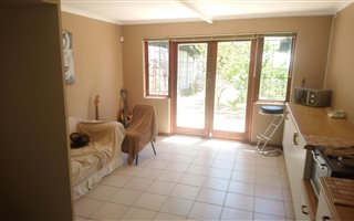 1 Bedroom Garden Cottage in Tableview