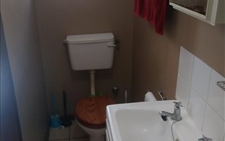 1 Bedroom Garden Cottage in Tableview
