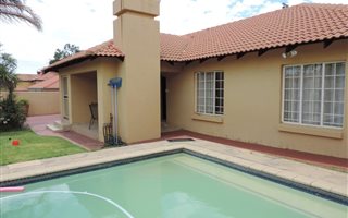 3 Bedroom House in Moreleta Park