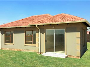 3 Bed House in Daggafontein