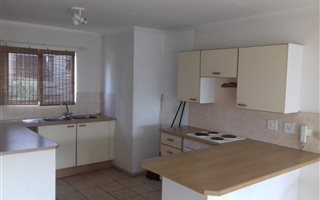 2 Bedroom Townhouse in Marais Steyn Park