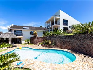 6 Bed House in Vincent Heights
