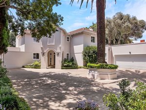 4 Bed House in Saxonwold