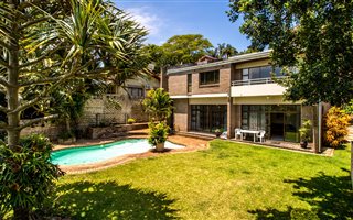 4 Bedroom House in Manor Gardens