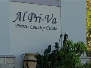 2399 m² Land available in Theescombe