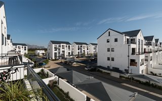 2 Bedroom Apartment in Somerset West Central