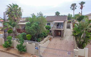 4 Bedroom House in Heuwelkruin