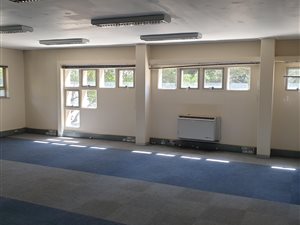 216 m² Commercial space in Menlo Park