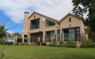 3 Bedroom House in Victoria Bay