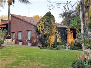 4 Bed House in Moret