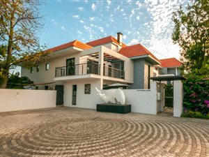 2 Bed Apartment in Stuarts Hill