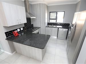 3 Bed Apartment in Featherbrooke Estate