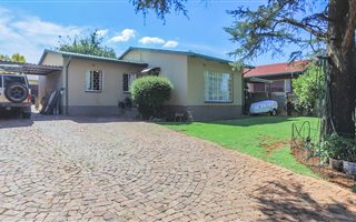 3 Bedroom House in Klopperpark