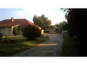 2 Bed Garden Cottage in Modder East