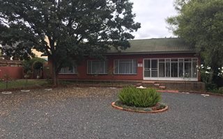 4 Bedroom House in Kanonkop