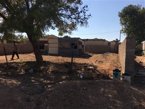 400 m² Land available in Soshanguve