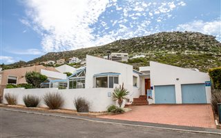 3 Bedroom House in Glencairn Heights