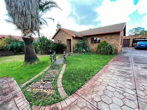 3 Bed House in Highveld