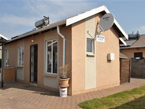 3 Bed House in Windmill Park