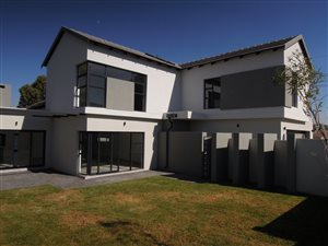 4 Bed House in Midstream Meadows