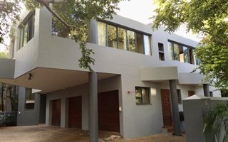 7 Bedroom House in Silver Lakes
