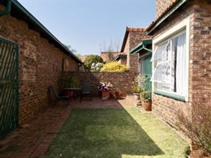 3 Bed Townhouse in Weltevreden Park
